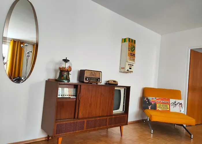 Lollipop 1br- Metro To The Opera 4 Mins Away- Free Parking Appartement Wenen