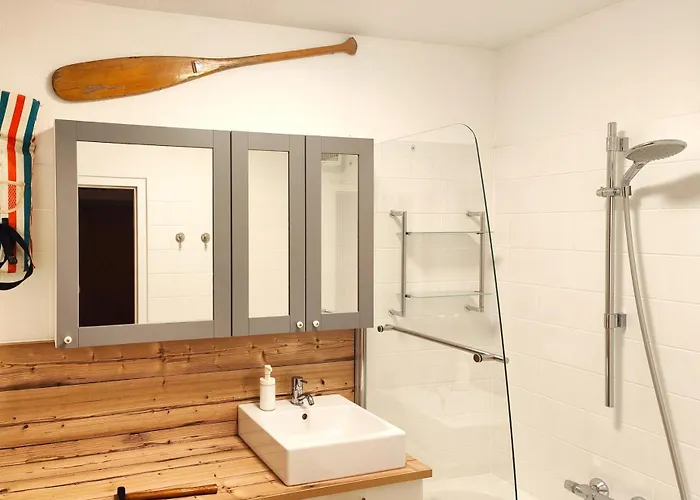 Lollipop 1br- Metro To The Opera 4 Mins Away- Free Parking * Wenen